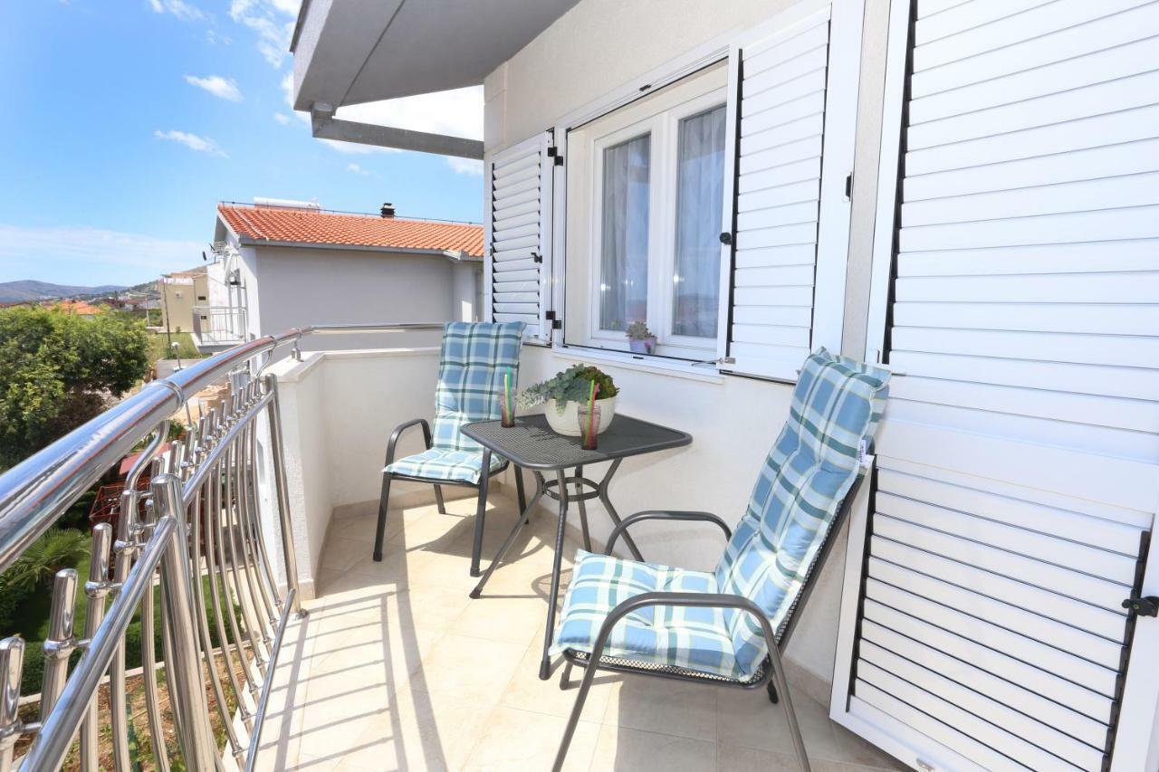 Apartman Kristian Trogir Exterior foto