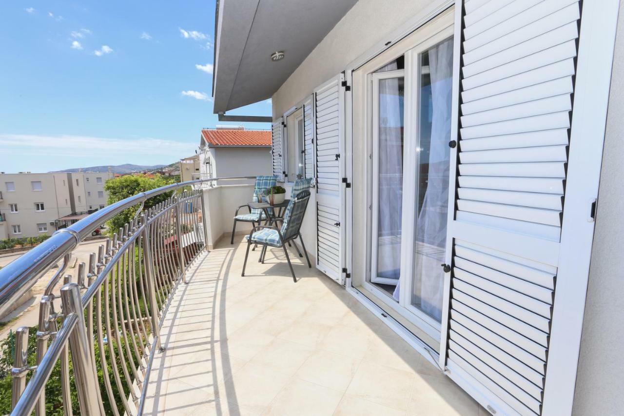 Apartman Kristian Trogir Exterior foto