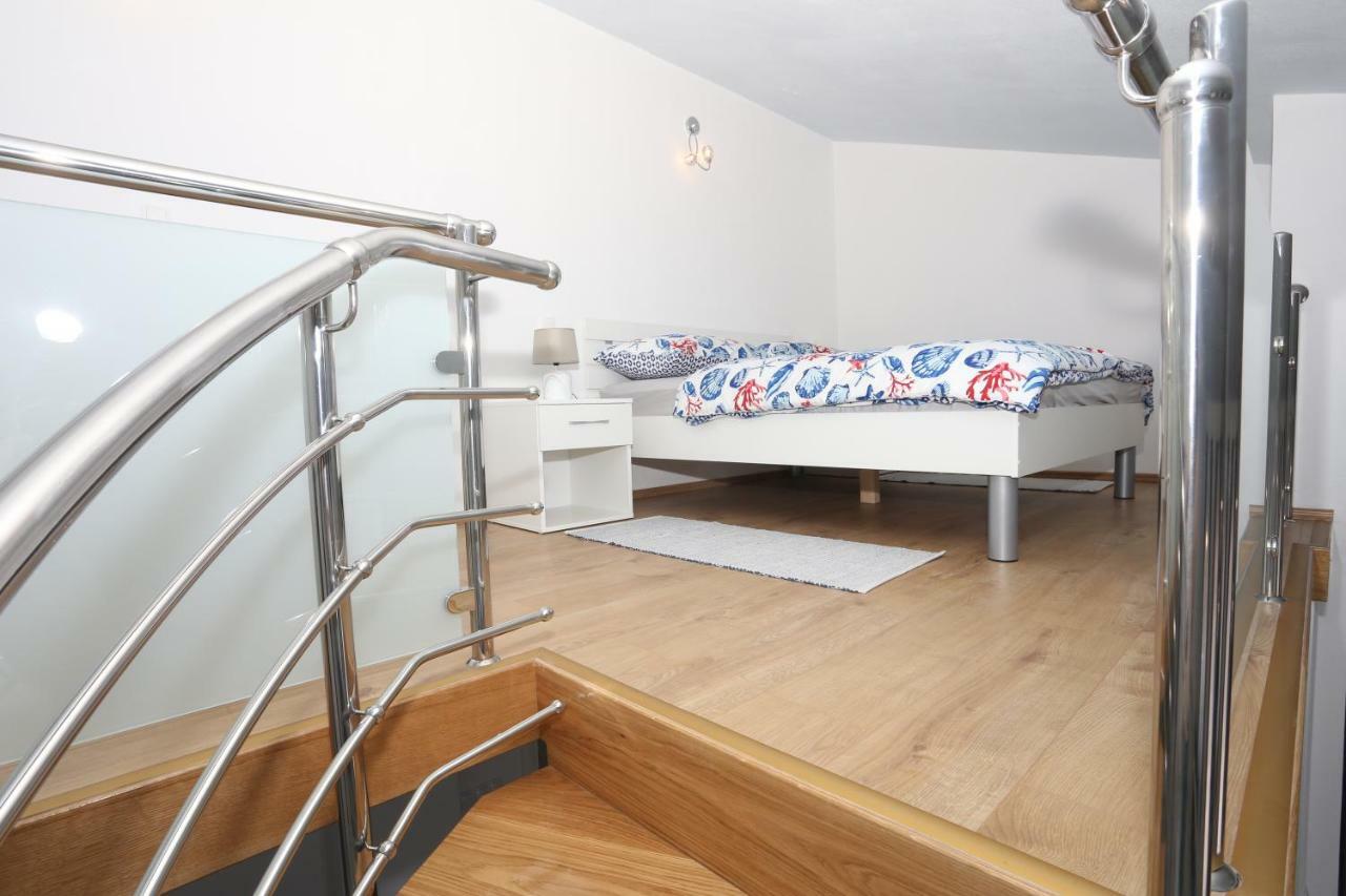 Apartman Kristian Trogir Exterior foto